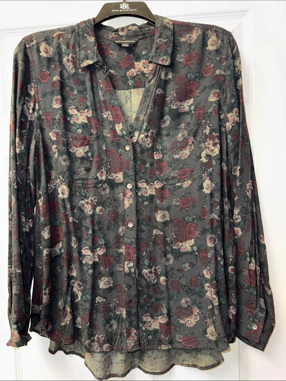 Rock & Republic Floral Print V-Neck Blouse - Size XL